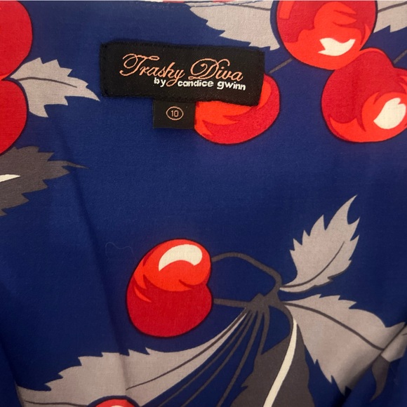 Trashy Diva 🍒 Cherry Blouse & High Waist Short🍒 Pinup Style 1940’s Vintage style - Picture 4 of 9